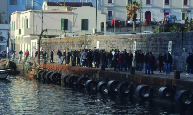 MARINO LEMBO DICE STOP ALL’EDILIZIA NON CAPRESE PER SALVAGUARDARCI DAL CORONAVIRUS, ANACAPRI… il sindaco di Capri emette ordinanza restrittiva, nei cantieri solo lavoratori isolani, fermi tutti gli altri compresi i lavori pubblici, il sindaco di Anacapri invece, provvedimento a metà