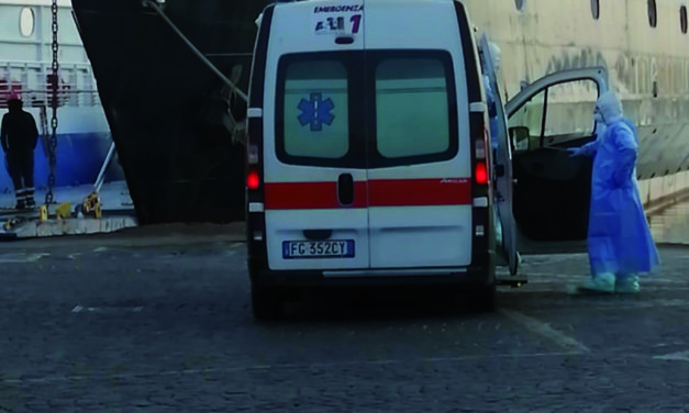 TRASFERITA AL CENTRO COVID DEL LORETO MARE LA DONNA DI CAPRI POSITIVA AL COVID19 con un’ambulanza dotata di biocontenimento